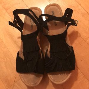 black fringe wedges